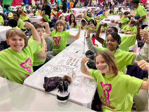 élèves en vert à Folie Furieuse