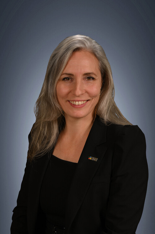 Photo de Julie Cardinal - Directrice exécutive des services administratifs