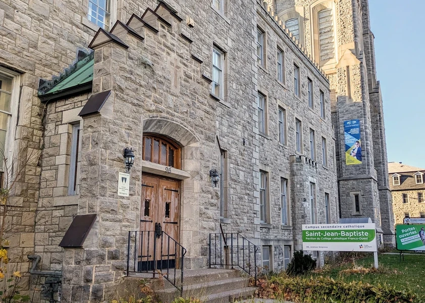 Façade de l'école Saint-Jean-Baptiste