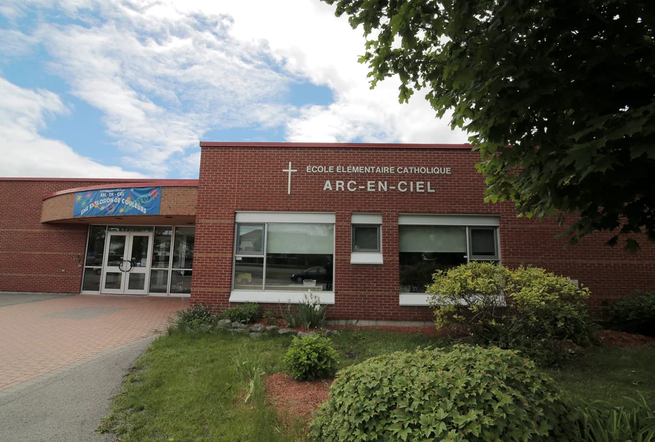 Façade de l'École élémentaire catholique Arc-En-Ciel 