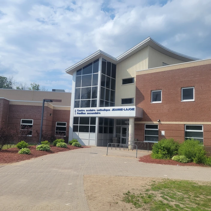 façade de l'école secondaire