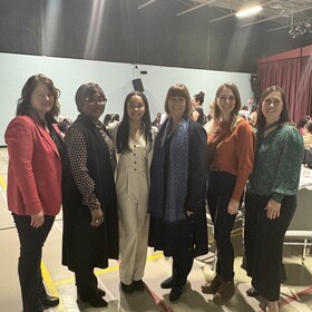 Trois membres de notre communauté scolaire ont été honorées lors du déjeuner annuel de reconnaissance organisé par Marie-France Lalonde, députée d’Orléans.